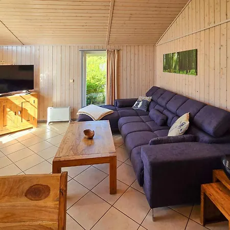 Vakantiehuis In With Sauna *